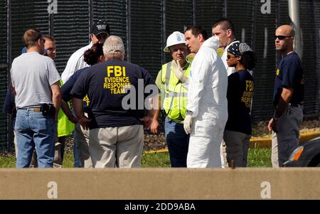 KEIN FILM, KEIN VIDEO, KEIN Fernsehen, KEINE DOKUMENTATION - das FBI Evidence Response Team kommt am 13. September 2009 vor Ort bei CRRA in New Haven, Connecticut, USA, als die Staatspolizei und das FBI im Fall der Vermissten von Yale-Studentin Annie Le untersuchen. Foto von John Woike/Hartford Courant/MCT/ABACAPRESS.COM Stockfoto