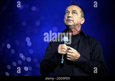 Datei Bild der Band Starmania - Exclusive - Claude Dubois et La 3e croisiere age tendre et tete de bois a Bord du paquebot MSC Fantasia. Foto von Julien Reynaud/APS-Media/ABACAPRESS.COM Stockfoto