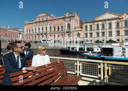 Brigitte Macron besucht die Stadt mit einem Flussboot in Sankt Petersburg, Russland am 25. Mai 2018. Foto von Jacques Witt/Pool / ABACAPRESS.COM Stockfoto