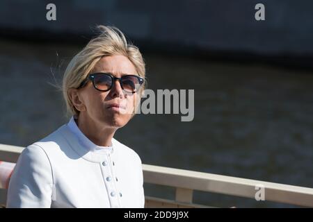 Brigitte Macron besucht die Stadt mit einem Flussboot in Sankt Petersburg, Russland am 25. Mai 2018. Foto von Jacques Witt/Pool / ABACAPRESS.COM Stockfoto