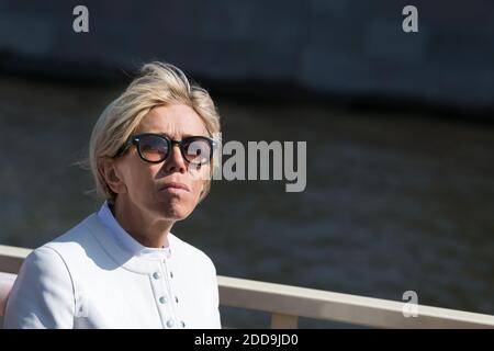 Brigitte Macron besucht die Stadt mit einem Flussboot in Sankt Petersburg, Russland am 25. Mai 2018. Foto von Jacques Witt/Pool / ABACAPRESS.COM Stockfoto