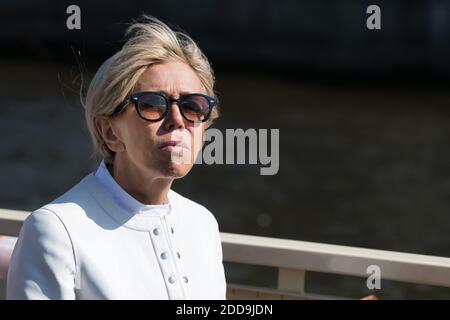 Brigitte Macron besucht die Stadt mit einem Flussboot in Sankt Petersburg, Russland am 25. Mai 2018. Foto von Jacques Witt/Pool / ABACAPRESS.COM Stockfoto