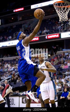 KEIN FILM, KEIN VIDEO, KEIN Fernsehen, KEIN DOKUMENTARFILM - Los Angeles Clippers Baron Davis (1) fährt während ihres Spiels gegen die Washington Wizards, die am 24. Januar 2010 im Verizon Center in Washington, DC, USA gespielt wurden, um eine Partitur. Los Angeles besiegte Washington 92-78. Foto von Harry E. Walker/MCT/ABACAPRESS.COM Stockfoto