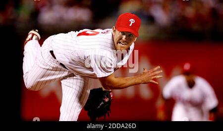 KEIN FILM, KEIN VIDEO, KEIN Fernsehen, KEIN DOKUMENTARFILM - Philadelphia Phillies Pitcher Brad Lidge arbeitet am 4. Mai 2010 im neunten Inning gegen die St. Louis Cardinals im Citizens Bank Park in PPhiladelphia, PA, USA. Die Phillies besiegten die Kardinäle, 2-1, in 10 Innings. Foto von Ron Cortes/Philadelphia Inquirer/MCT/Cameleon/ABACAPRESS.COM Stockfoto