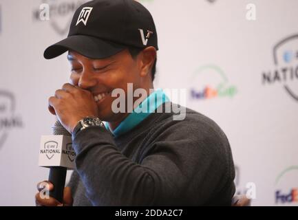 KEIN FILM, KEIN VIDEO, KEIN TV, KEIN DOKUMENTARFILM - Tiger Woods reagiert auf eine Frage während des Medientages im Aronimink Golf Club in Newtown Square, PA, USA am 10. Mai 2010. Foto von Michael Bryant/Philadelphia Inquirer/MCT/Cameleon/ABACAPRESS.COM Stockfoto