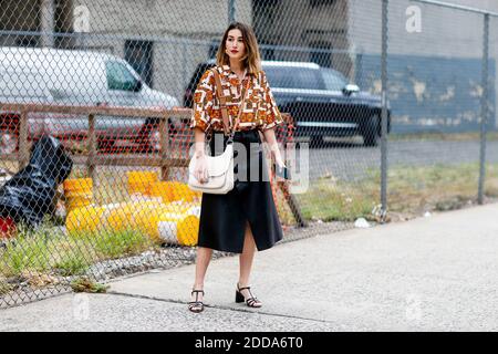 Street Style, Carmen Hamilton Ankunft in Dion Lee Frühjahr Sommer 2019 Ready-to-Wear-Show, in der Avenue of the Americas, in New York, USA, am 8. September 2018. Foto von Marie-Paola Bertrand-Hillion/ABACAPRESS.COM Stockfoto