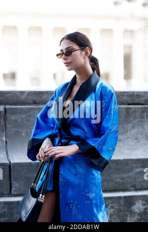 Street style, Ankunft in Cerruti 1881 Frühjahr-Sommer 2019 Herrenmode-Show im Grand Palais, in Paris, Frankreich, am 22. Juni 2018 statt. Foto von Marie-Paola Bertrand-Hillion/ABACAPRESS.COM Stockfoto