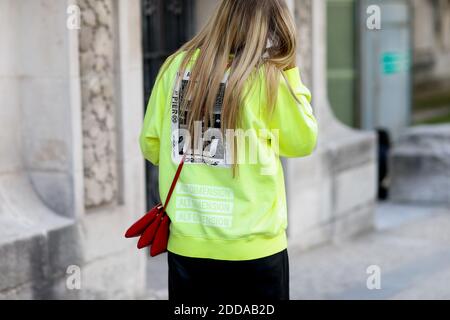 Street style, Ankunft in Cerruti 1881 Frühjahr-Sommer 2019 Herrenmode-Show im Grand Palais, in Paris, Frankreich, am 22. Juni 2018 statt. Foto von Marie-Paola Bertrand-Hillion/ABACAPRESS.COM Stockfoto