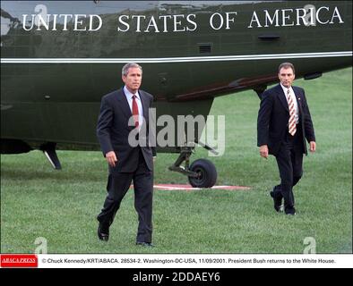 KEIN FILM, KEIN VIDEO, KEIN TV, KEIN DOKUMENTARFILM - © CHUCK KENNEDY/KRT/ABACA. 28534-2. Washington-DC-USA, 11/09/2001. Präsident Bush kehrt ins Weiße Haus zurück. Stockfoto
