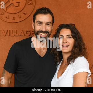 Robert Pires und seine Frau Jessica Lemarie nehmen am 31 French Open - Tag fünf bei Roland Garros am 2018. Mai 2018 in Paris, Frankreich, Teil. Foto von Laurent Zabulon/ABACAPRESS.COM Stockfoto