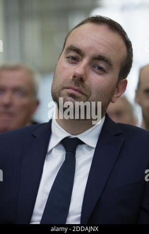 Staatssekretär Sébastien LECORNU beim Start der Mobilisierung "PlaceauSoleil" in Zusammenarbeit mit großen französischen Unternehmen wie ENGIE, EDG und TOTAL im Umweltministerium in Paris. Juni 28 2018. Foto von Raphaël Lafargue/ABACAPRESS.COM Stockfoto