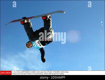 KEIN FILM, KEIN VIDEO, KEIN FERNSEHEN, KEIN DOKUMENTARFILM - © MERI SIMON/KRT/ABACA. 32339-2. Salt Lake City-UT-USA, 11/02/2002. Die USA Ross Powers gewann die Goldmedaille im Snowboarden, wo die USA die Medaillen fegten. Stockfoto