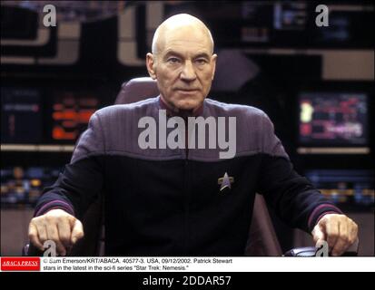KEIN FILM, KEIN VIDEO, KEIN TV, KEIN DOKUMENTARFILM - © SAM EMERSON/KRT/ABACA. 40577-3. USA, 09/12/2002. Patrick Stewart spielt in der neuesten Sci-Fi-Serie Star Trek: Nemesis. Stockfoto