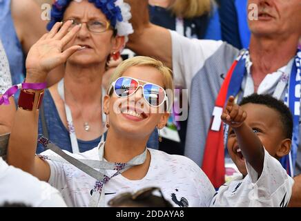 Isabelle Matuidi mit ihrem Sohn während der WM 2018, Frankreich gegen Argentinien im Kazan Arena Stadion in Kazan, Russland am 30. Juni 2018. Foto von Christian Liewig/ABACAPRESS.COM Stockfoto