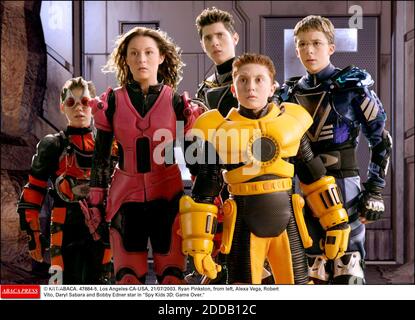 KEIN FILM, KEIN VIDEO, KEIN TV, KEIN DOKUMENTARFILM - © KRT/ABACA. 47884-5. Los Angeles-CA-USA, 21/07/2003. Ryan Pinkston, von links, Alexa Vega, Daryl Sabara und Bobby Edner Sterne in Spy Kids 3D: Game Over. Stockfoto