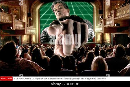 KEIN FILM, KEIN VIDEO, KEIN TV, KEIN DOKUMENTARFILM - © KRT/ABACA. 47884-3. Los Angeles-CA-USA, 21/07/2003. Sylvester Stallone spielt mehrere Rollen in Spy Kids 3D: Game Over. Stockfoto