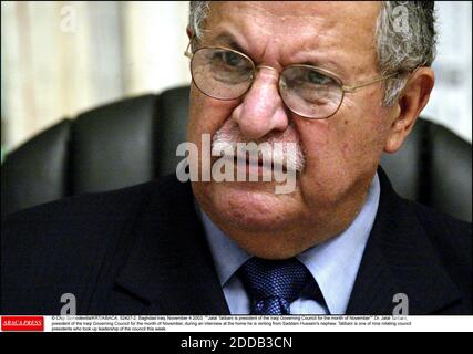 KEIN FILM, KEIN VIDEO, KEIN TV, KEIN DOKUMENTARFILM - © CHIP SOMODEVILLA/KRT/ABACA. 52427-2. Bagdad-Irak. November 2003. Jalal Talabani ist Präsident des irakischen Regierungsrates für den Monat November Dr. Jalal Talabani, Präsident des irakischen Regierungsrates für den Monat November, während einer in Stockfoto