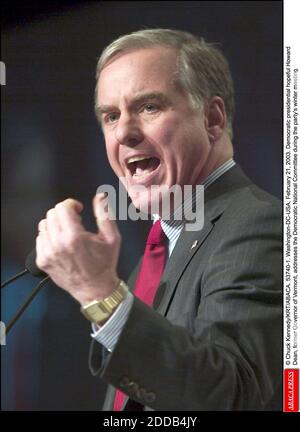 KEIN FILM, KEIN VIDEO, KEIN TV, KEIN DOKUMENTARFILM - © CHUCK KENNEDY/KRT/ABACA. 53740-1. Washington-DC-USA, 21. Februar 2003. Demokratischer Präsident hoffnungsvoll Howard Dean, ehemaliger Gouverneur von Vermont, spricht während des Wintertreffens der Partei vor dem Demokratischen Nationalkomitee. Stockfoto