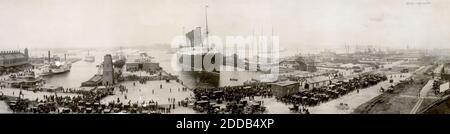 RMS LUSITANIA legt auf ihrer Jungfernfahrt am 13. September 1907 in New York an. Stockfoto