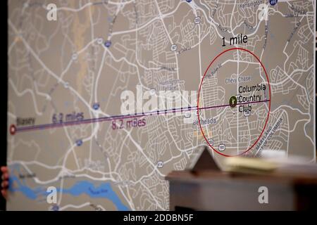 WASHINGTON, DC - 27. SEPTEMBER: Rachel Mitchell, die Leiterin der Abteilung für besondere Opfer des Büros attorneyÕs Bezirks Maricopa in Arizona, Verwendet eine Karte der Gegend um den Columbia Country Club, während Christine Blasey Ford während einer Anhörung des Justizausschusses des Senats im Dirksen Senate Office Building auf dem Capitol Hill am 27. September 2018 in Washington, DC befragt wurde. Ford ist Professor an der Palo Alto University und ein Forschungspsychologe an der Stanford University School of Medicine und beschuldigt den für den Obersten Gerichtshof nominierten Richter Brett Kavanaugh, sie während einer Party in 1 sexuell angegriffen zu haben Stockfoto