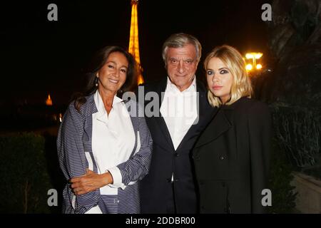 Sidney Toledano und seine Frau Katia Toledano, Ashley Benson Teilnahme an Prive Revaux Eyewear von Krys Party im Cafe de l'Homme in Paris, am 27. September 2018 statt. Foto von Jerome Domine/ABACAPRESS.COM Stockfoto