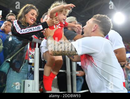 Kieran Trippier aus England mit seiner Frau Charlotte Trippier und ihrem Sohn Jacob Trippier Teilnahme an der 1/8 Final Game zwischen Kolumbien und England bei der FIFA-Weltmeisterschaft 2018 in Moskau, Russland am 3. Juli 2018. Foto von Christian Liewig/ABACAPRESS.COM Stockfoto