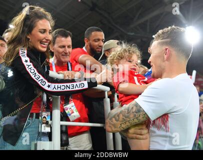 Kieran Trippier aus England mit seiner Frau Charlotte Trippier und ihrem Sohn Jacob Trippier Teilnahme an der 1/8 Final Game zwischen Kolumbien und England bei der FIFA-Weltmeisterschaft 2018 in Moskau, Russland am 3. Juli 2018. Foto von Christian Liewig/ABACAPRESS.COM Stockfoto