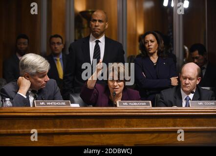 Senatorin Amy Klobuchar (D-MN) spricht während einer umstrittenen Sitzung des Justizausschusses des Senats über die Ernennung von Richter Brett Kavanaugh zum Obersten Gerichtshof der Vereinigten Staaten am 28. September 2018 in Washington, DC.Foto von Olivier Douliery/ Abaca Press Stockfoto