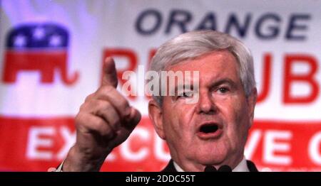 KEIN FILM, KEIN VIDEO, KEIN Fernsehen, KEIN DOKUMENTARFILM - republikanischer Präsidentschaftskandidat Newt Gingrich macht einen Punkt, während er beim Orange County Republicans Lincoln Day Dinner im Rosen Shingle Creek in Orlando, Florida, USA am 28. Januar 2012 spricht. Foto von Joe Burbank/Orlando Sentinel/MCT/ABACAPRESS.COM Stockfoto