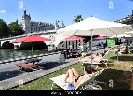 Pariser nutzen die Sommerveranstaltung Paris Plages (Pariser Strände) am 7. Juli 2018. Die 17. Paris Plages findet vom 8. Juli bis 3. September statt. Foto von Alain Apaydin/ABACAPRESS.COM Stockfoto