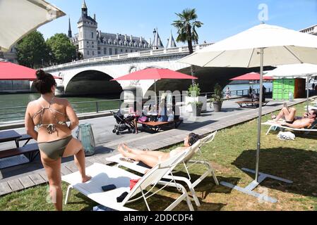 Pariser nutzen die Sommerveranstaltung Paris Plages (Pariser Strände) am 7. Juli 2018. Die 17. Paris Plages findet vom 8. Juli bis 3. September statt. Foto von Alain Apaydin/ABACAPRESS.COM Stockfoto