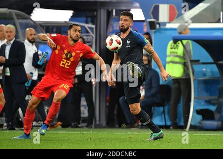 Der Franzose Olivier Giroud und der Belgier Nacer Chadli beim Halbfinalspiel der FIFA-Weltmeisterschaft 2018 Frankreich gegen Belgien in St. Petersburg, Russland, 10. Juli 2018. Frankreich gewann 1:0. Foto von Christian Liewig/ABACAPRESS.COM Stockfoto