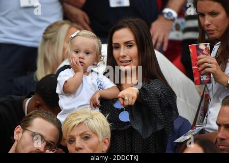 John Stones von Englands Freundin Millie Savage während des FIFA World Cup Russia Halbfinalmatches 2018 zwischen England und Kroatien im Luzhniki Stadium am 11. Juli 2018 in Moskau, Russland. Foto von Christian Liewig/ABACAPRESS.COM Stockfoto