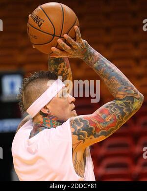 KEIN FILM, KEIN VIDEO, KEIN TV, KEIN DOKUMENTARFILM - Heat Forward/Center Chris Andersen schießt Körbe während des Trainings, als Miami am 6. Februar 2013 den Houston Rockets in der AmericanAirlines Arena in Miami, FL, USA gegenübersteht. Die Miami Heat besiegte die Houston Rockets 114-108. Foto von David Santiago/El Nuevo Herald/MCT/ABACAPRESS.COM Stockfoto
