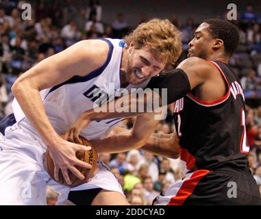 KEIN FILM, KEIN VIDEO, KEIN TV, KEIN DOKUMENTARFILM - Portland Trail Blazers Shooting Guard Wesley Matthews (2) versucht, Dallas Mavericks Power Forward Dirk Nowitzki (41) Dallas, TX, USA am 6. Februar 2013 zu stoppen. Foto von Paul Moseley/Fort Worth Star-Telegram/MCT/ABACAPRESS.COM Stockfoto