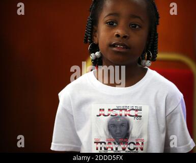 KEIN FILM, KEIN VIDEO, KEIN TV, KEIN DOKUMENTARFILM - Zariyah Braston, 6, sitzt mit dem Kinderchor in der St. Paul Missionary Baptist Church in Sanford, FL, USA, Sonntag, 14. Juli 2013. George Zimmerman wurde für nicht schuldig befunden, in der Erschießung Tod von Trayvon Martin. Foto von Jacob Langston/Orlando Sentinel/MCT/ABACAPRESS.COM Stockfoto
