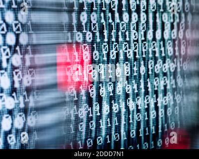 Vollbildaufnahme des Binärcodes im Netzwerk Stockfoto