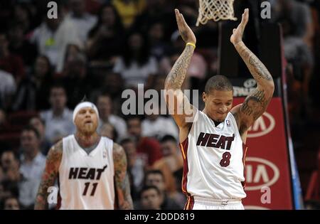 KEIN FILM, KEIN VIDEO, KEIN Fernsehen, KEIN DOKUMENTARFILM - Miami Heat Forward Chris Andersen reagiert auf seinen üblen Ruf während der ersten Hälfte gegen die Golden State Warriors in der AmericanAirlines Arena in Miami, FL, USA am 2. Januar 2014. Foto von Michael Laughlin/Sun Sentinel/MCT/ABACAPRESS.COM Stockfoto