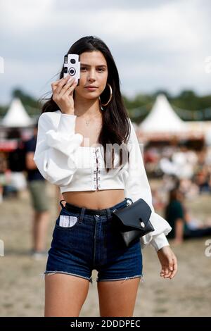 Street Style, Leah Beldjilali bei Lollapalooza Festival im Hippodrome de Longchamp, in Paris, Frankreich, am 21. Juli 2018 statt. Foto von Marie-Paola Bertrand-Hillion/ABACAPRESS.COM Stockfoto