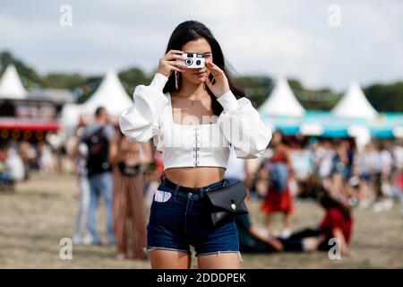 Street Style, Leah Beldjilali bei Lollapalooza Festival im Hippodrome de Longchamp, in Paris, Frankreich, am 21. Juli 2018 statt. Foto von Marie-Paola Bertrand-Hillion/ABACAPRESS.COM Stockfoto