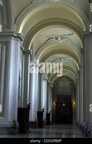Roma, Rom, Italien Italien; Erzbasilika St. John Lateran, Schiff; Lateranbasilika, Seitenschiff; Bazylika św. Jana na Lateranie, nawa; 拉特朗圣若望大殿 Stockfoto