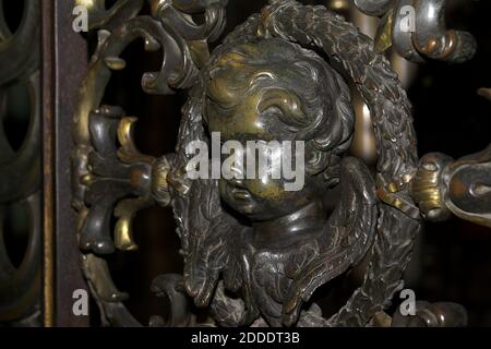 Roma, Rom, Italien Italien; Archbasilika des Heiligen Johannes Lateran, Fragment des Messinggittes; Lateranbasilika, Bazylika św. Jana na Lateranie, 拉特朗圣若望大殿 Stockfoto