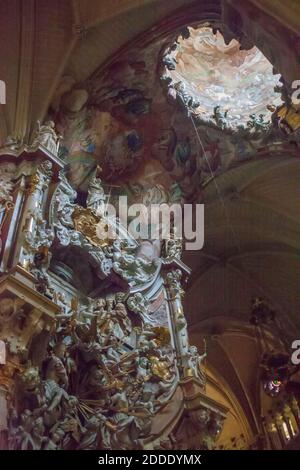 El Transparente ist ein barockes Altarbild im Ambulatorium der Kathedrale von Toledo, Spanien Stockfoto