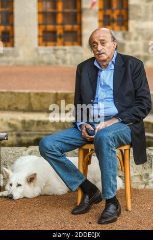 Drusenführer Walid Jumblatt sah, wie er am 30. Juli 2018 in Mukhtara, südöstlich von Beirut, Libanon, auf den ehemaligen französischen Präsidenten Nicolas Sarkozy wartete. Foto von Ammar Abd Rabbo/ABACAPRESS.COM Stockfoto