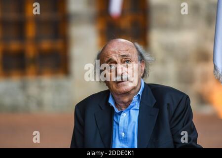 Drusenführer Walid Jumblatt sah, wie er am 30. Juli 2018 in Mukhtara, südöstlich von Beirut, Libanon, auf den ehemaligen französischen Präsidenten Nicolas Sarkozy wartete. Foto von Ammar Abd Rabbo/ABACAPRESS.COM Stockfoto