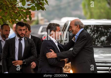 Drusenführer Walid Jumblatt (rechts) empfängt am 30. Juli 2018 den ehemaligen französischen Präsidenten Nicolas Sarkozy in Mukhtara, südöstlich von Beirut, Libanon. Foto von Ammar Abd Rabbo/ABACAPRESS.COM Stockfoto