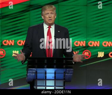 KEIN FILM, KEIN VIDEO, KEIN Fernsehen, KEIN DOKUMENTARFILM - der republikanische Präsidentschaftskandidat Donald Trump spricht während der GOP-Präsidentendebatte am Donnerstag, den 10. März 2016, im Bank United Center der Universität Miami in Coral Gables, FL, USA. Foto von Pedro Portal/El Nuevo Herald/TNS/ABACAPRESS.COM Stockfoto