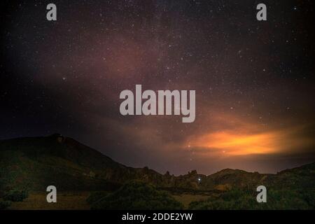 Nachtansicht der Bergkette im Nationalpark El Teide, Teneriffa, Spanien Stockfoto