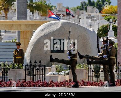 KEIN FILM, KEIN VIDEO, KEIN Fernsehen, KEIN DOKUMENTARFILM - das Grab von Fidel Castro im Cemeterio Santa Ifigenia in Santiago de Cuba am 4. Dezember 2016. Foto von Al Diaz/Miami Herald/TNS/ABACAPRESS.COM Stockfoto