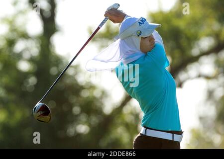 KEIN FILM, KEIN VIDEO, KEIN Fernsehen, KEINE DOKUMENTATION - Noor Ahmed trifft eine Aufnahme vom ersten Abschlag während des 26. Jährlichen Jr/SR-Funvitationals des Greater Sacramento am 30. Juni 2017 im Haggin Oaks Golf Complex in Sacramento, CA, USA. Ahmed schreibt dem ersten Tee des Großraums Sacramento für ihre Entwicklung von einem schikanierten Kind zu einer dynamischen jungen Frau zu, die im April die Ehre erhielt, beim Congressional Breakfast in Washington, D.C. zu sprechen.Foto von Gavin McIntyre/Sacramento Bee/TNS/ABACAPRESS.COM Stockfoto